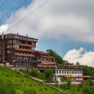 Avulot Mountain شقة